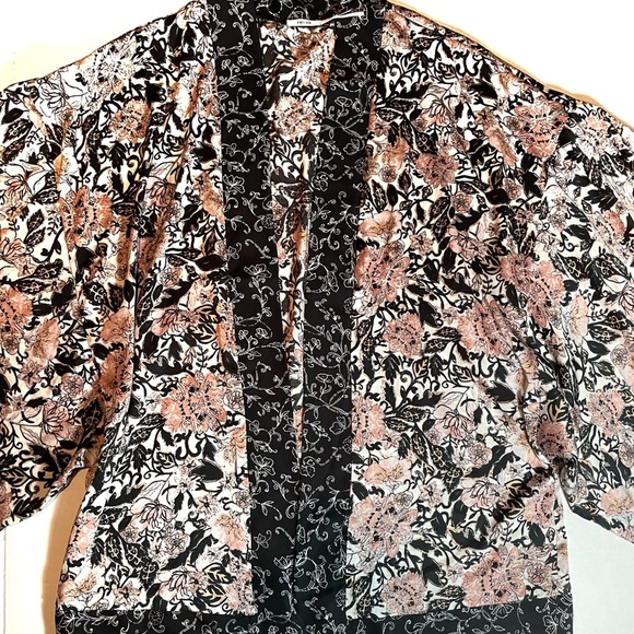Kimchi Blue Floral Print Lightweight Airy Feminine Kimono/Cardigan Size M/L, - Picture 2 of 12